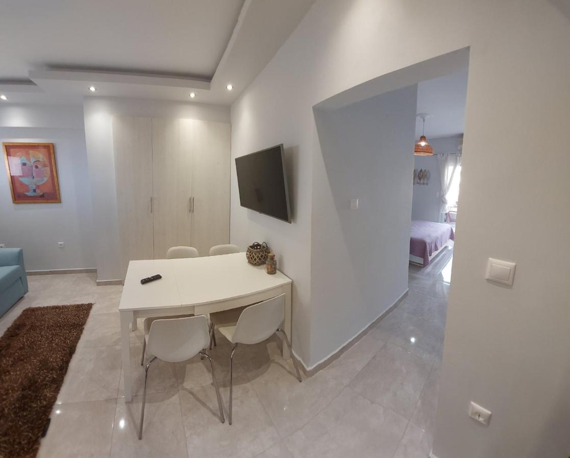 Zeppelin Apartment Loutráki Exterior foto