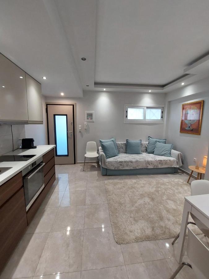 Zeppelin Apartment Loutráki Exterior foto